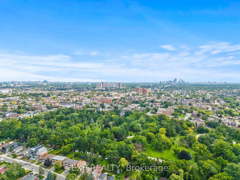 490 Caledonia Rd  Toronto, M6E 4V2 | Image 39