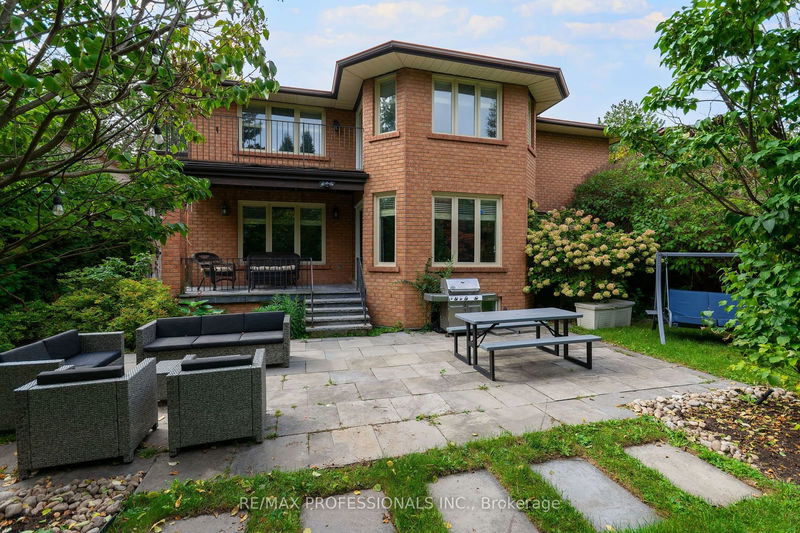 47 Laurel Ave  Toronto, M9B 4T1 | Image 37