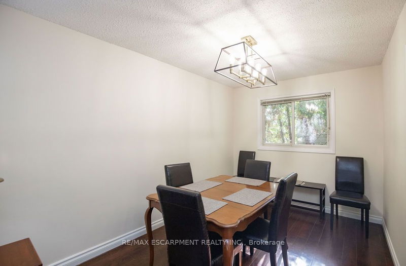 2090 Linmouth Terr  Burlington, L7P 1Y4 | Image 10