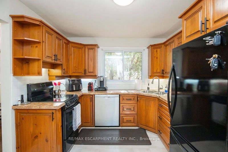 2090 Linmouth Terr  Burlington, L7P 1Y4 | Image 14