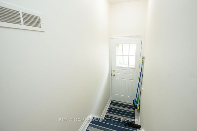 2090 Linmouth Terr  Burlington, L7P 1Y4 | Image 23