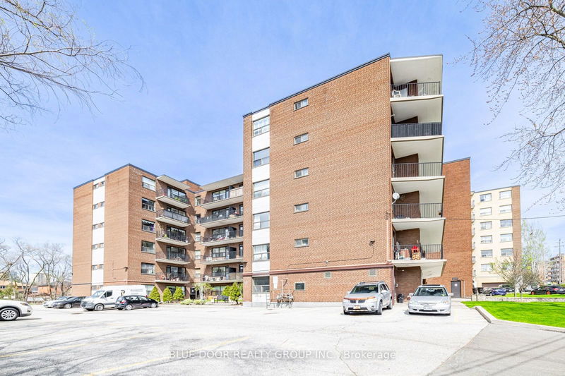  606 - 50 Gulliver Rd  Toronto, M6M 2N2 | Image 1