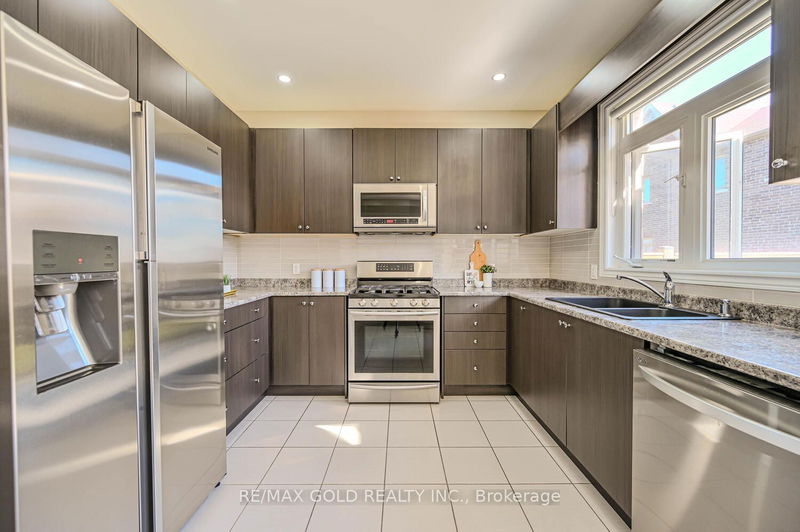 98 Zelda Rd  Brampton, L6R 3V5 | Image 14