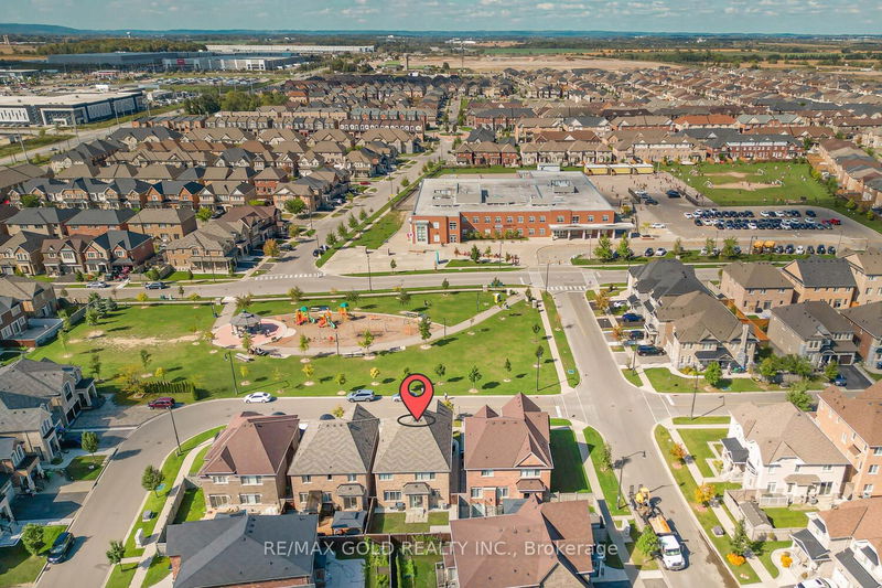 98 Zelda Rd  Brampton, L6R 3V5 | Image 2