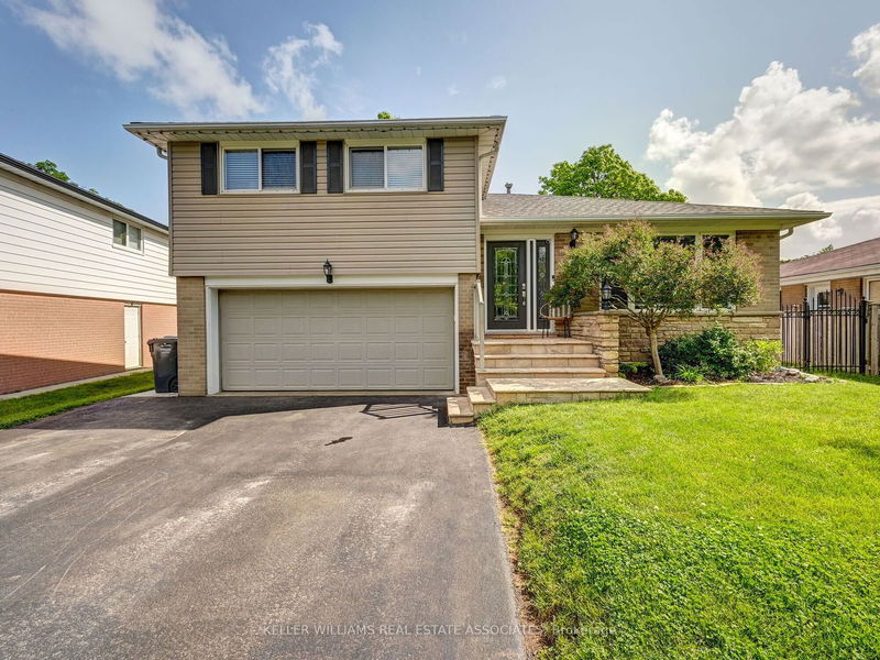 5 Core Cres  Brampton, L6W 2G6 | Image 3