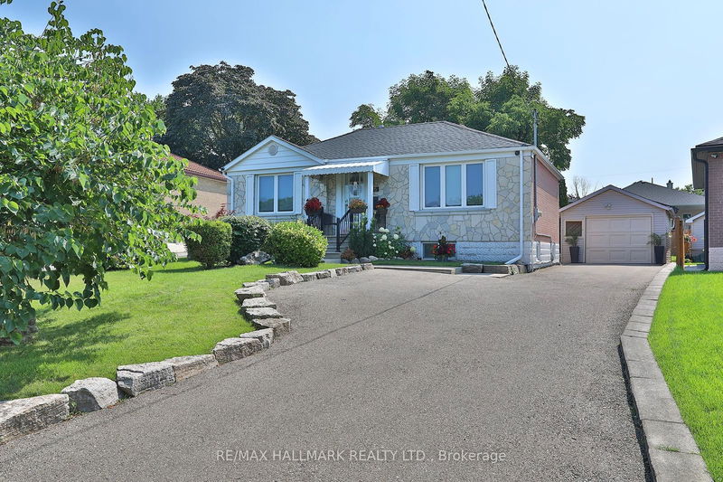 15 Smallwood Dr  Toronto, M3M 1K9 | Image 1