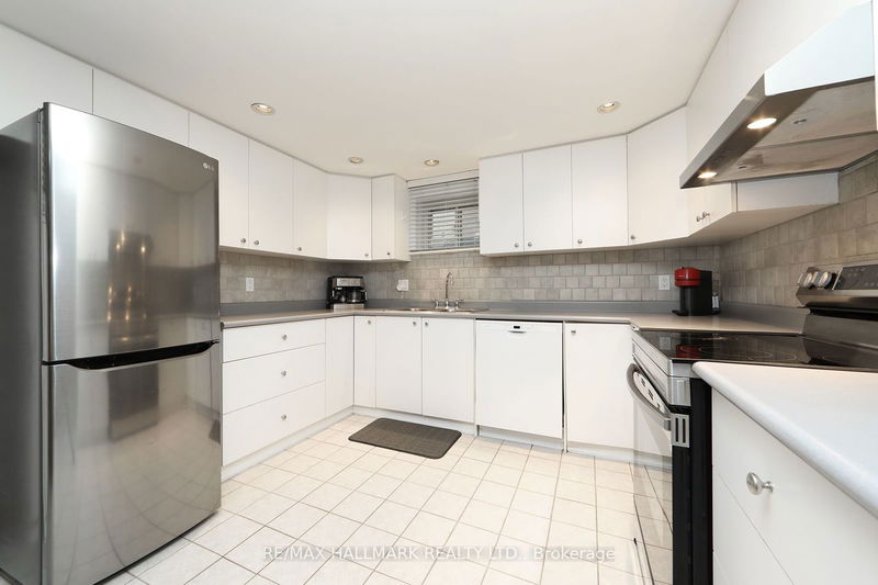 15 Smallwood Dr  Toronto, M3M 1K9 | Image 23