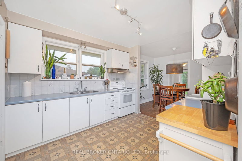 196 Grove Park Dr  Burlington, L7T 2H3 | Image 11