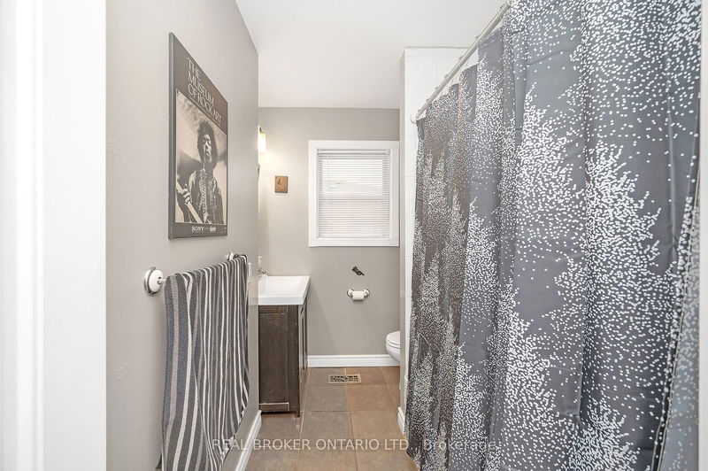 196 Grove Park Dr  Burlington, L7T 2H3 | Image 16