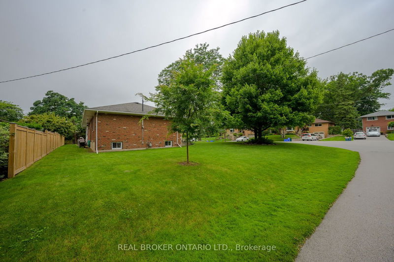 196 Grove Park Dr  Burlington, L7T 2H3 | Image 28