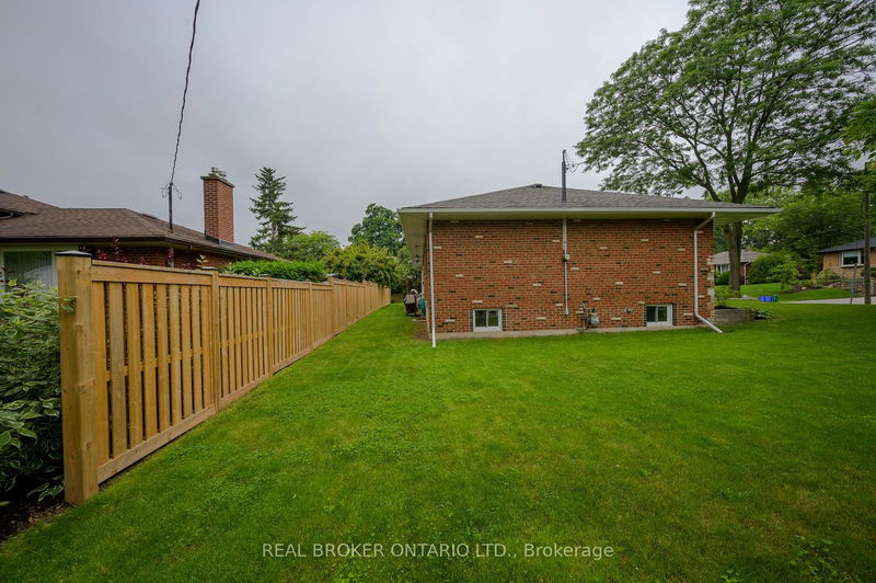 196 Grove Park Dr  Burlington, L7T 2H3 | Image 29