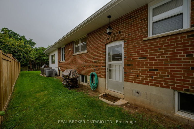 196 Grove Park Dr  Burlington, L7T 2H3 | Image 30