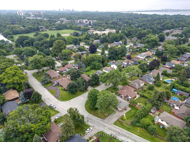 196 Grove Park Dr  Burlington, L7T 2H3 | Image 33