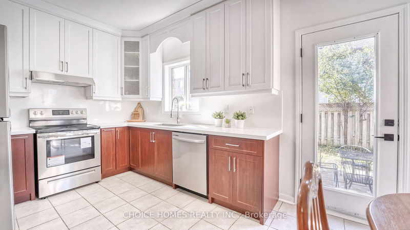 16 Starfish Crt  Brampton, L6R 2R5 | Image 22