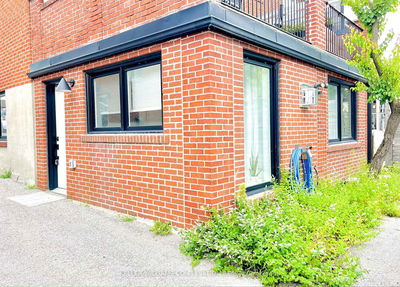 Unit walkout — 31 Gotham Crt, Toronto - Brookhaven-Amesbury image-0-1