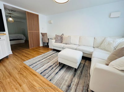 Unit walkout — 31 Gotham Crt, Toronto - Brookhaven-Amesbury image-0-4