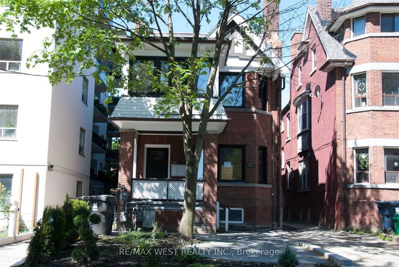 home for lease on 4-152 Dowling Avenue