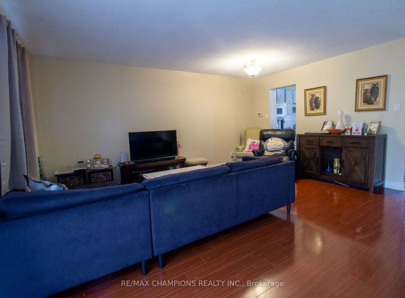  72 - 105 Hansen Rd N Brampton, L6V 3C9 | Image 10