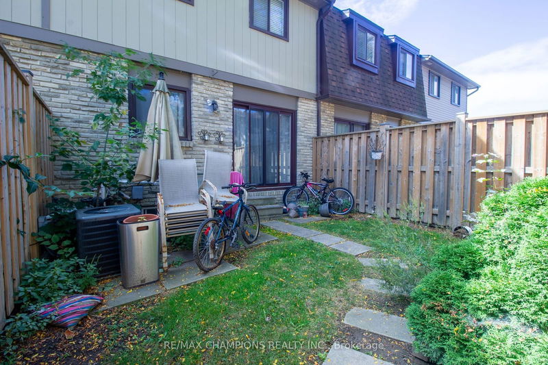  72 - 105 Hansen Rd N Brampton, L6V 3C9 | Image 14