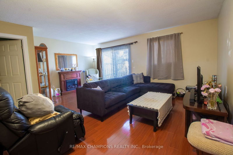  72 - 105 Hansen Rd N Brampton, L6V 3C9 | Image 6