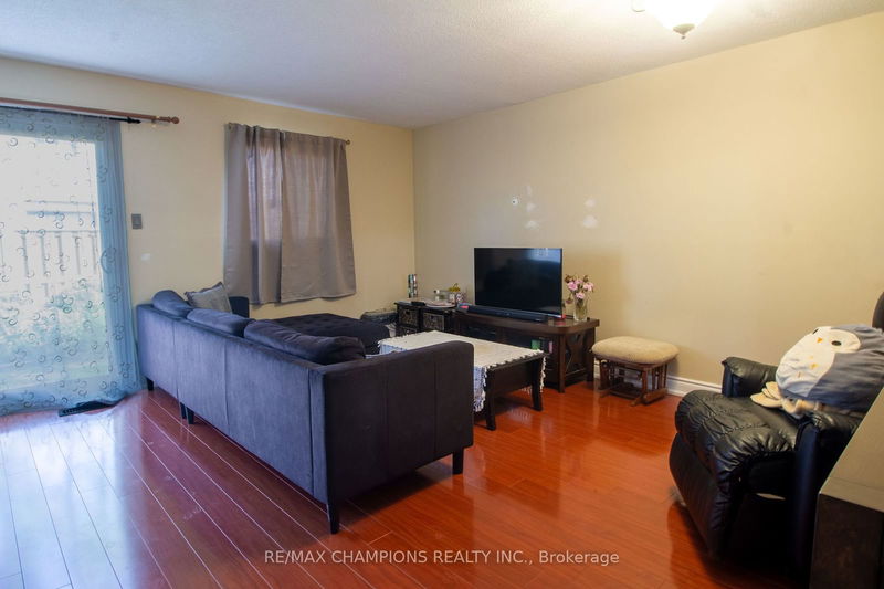  72 - 105 Hansen Rd N Brampton, L6V 3C9 | Image 7