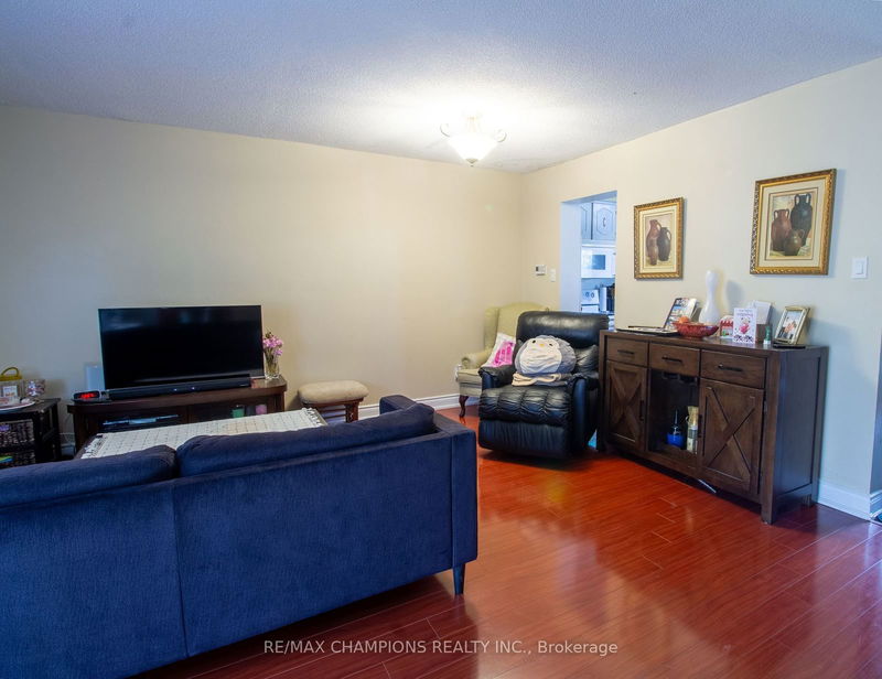  72 - 105 Hansen Rd N Brampton, L6V 3C9 | Image 9