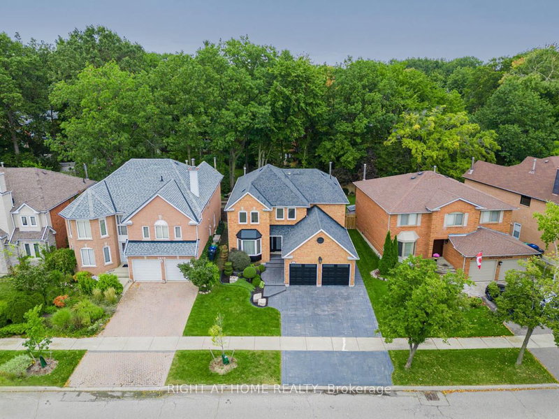 3655 Loyalist Dr, Mississauga, L5L 4T6 | Image 2