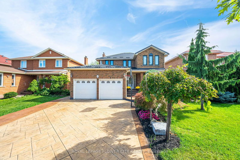 12 Creditstone Rd  Brampton, L6Y 3C1 | Image 1