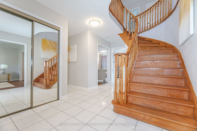 12 Creditstone Rd  Brampton, L6Y 3C1 | Image 17