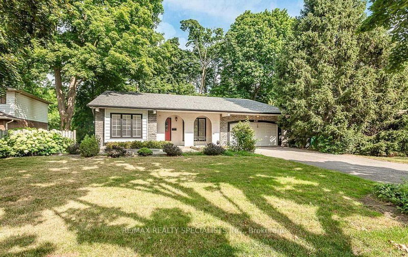 1697 Missenden Cres, Mississauga, L5J 2T3 | Image 2