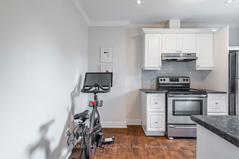 84 Earlscourt Ave  Toronto, M6E 4A9 | Image 17