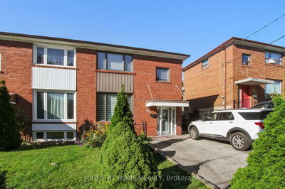 203 Habitant Dr  Toronto, M9M 2P4 | Image 1