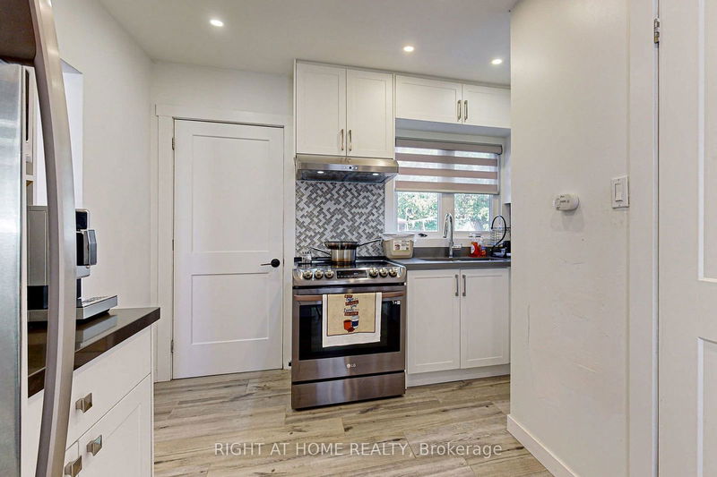 203 Habitant Dr  Toronto, M9M 2P4 | Image 11