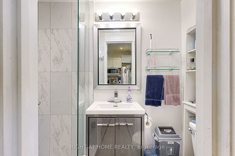 203 Habitant Dr  Toronto, M9M 2P4 | Image 17