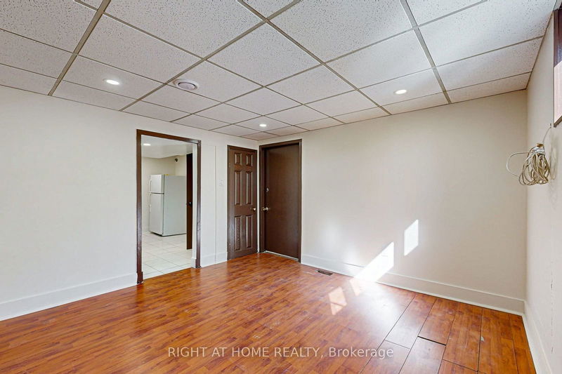 203 Habitant Dr  Toronto, M9M 2P4 | Image 34