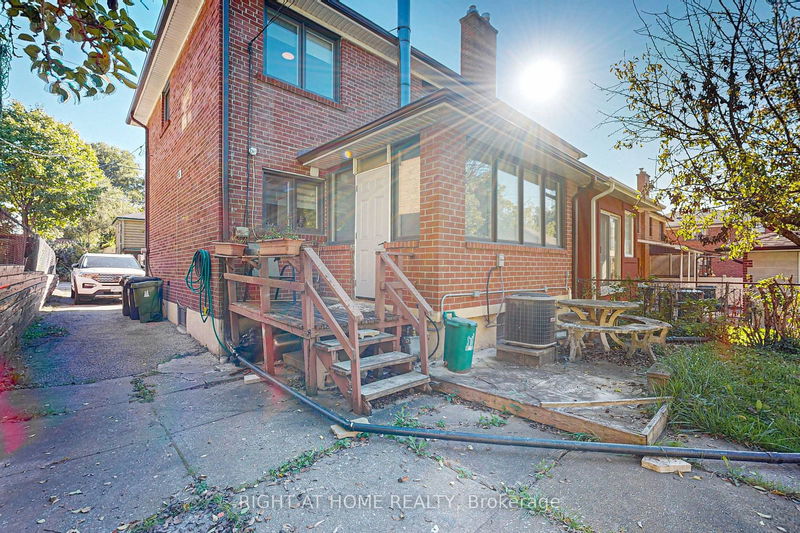 203 Habitant Dr  Toronto, M9M 2P4 | Image 39