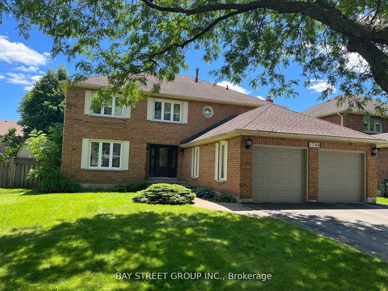 1744 Delderfield Cres  Mississauga, L5M 3H3 | Image 1