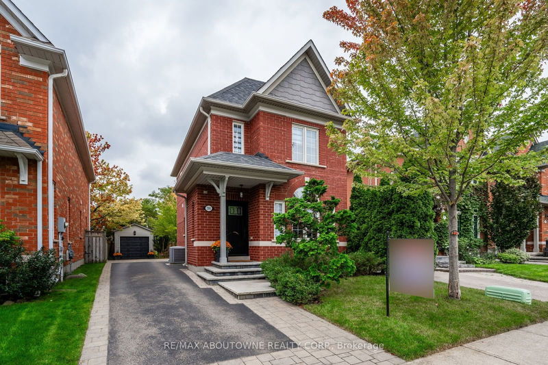 2595 Capilano Cres  Oakville, L6H 6L4 | Image 2