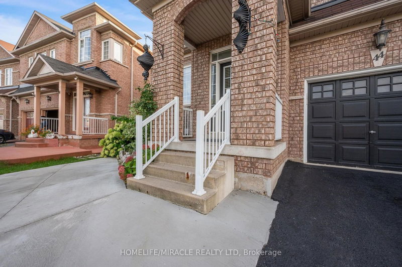 44 Wellspring Dr  Brampton, L6V 4T3 | Image 3