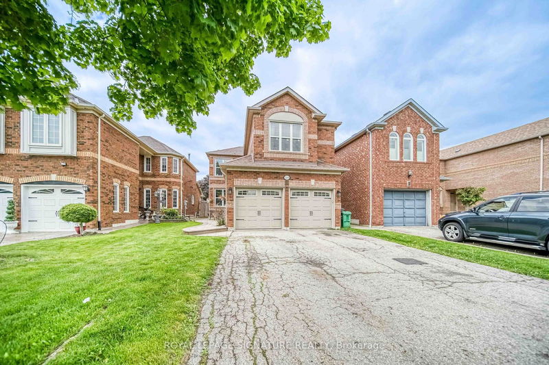 3206 Forrestdale Circ  Mississauga, L5N 6V4 | Image 2