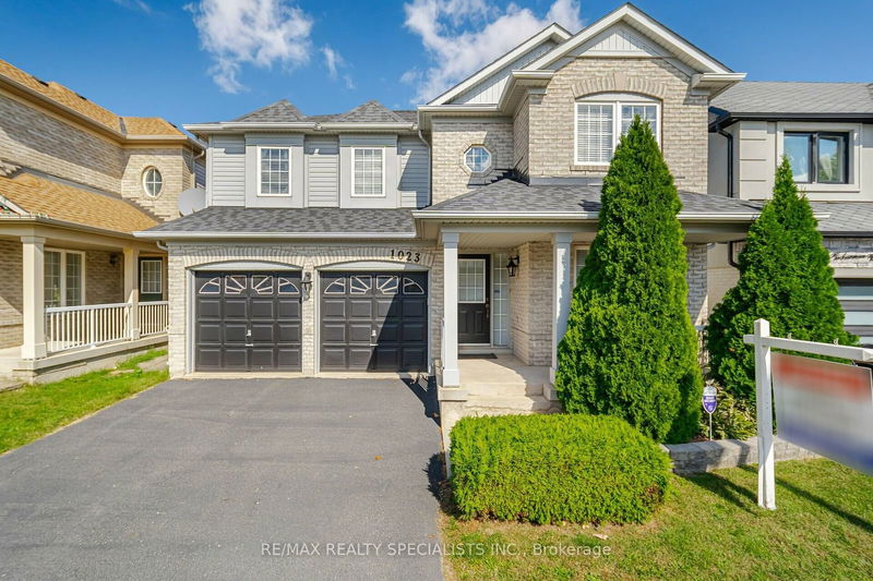 1023 Vickerman Way  Milton, L9T 0B9 | Image 1