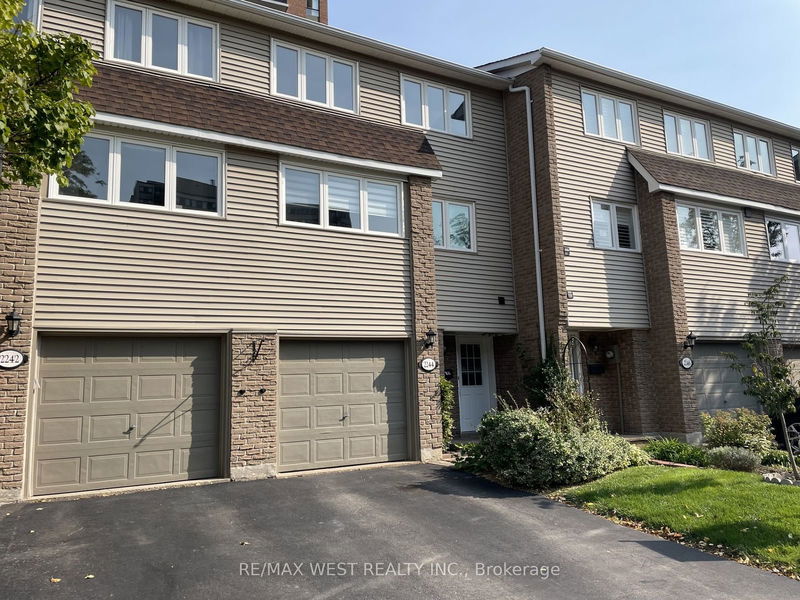  2244 - 2244 Marine Dr  Oakville, L6L 1C1 | Image 1