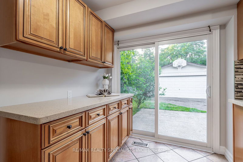 2165 Meadowbrook Rd  Burlington, L7P 2A6 | Image 17