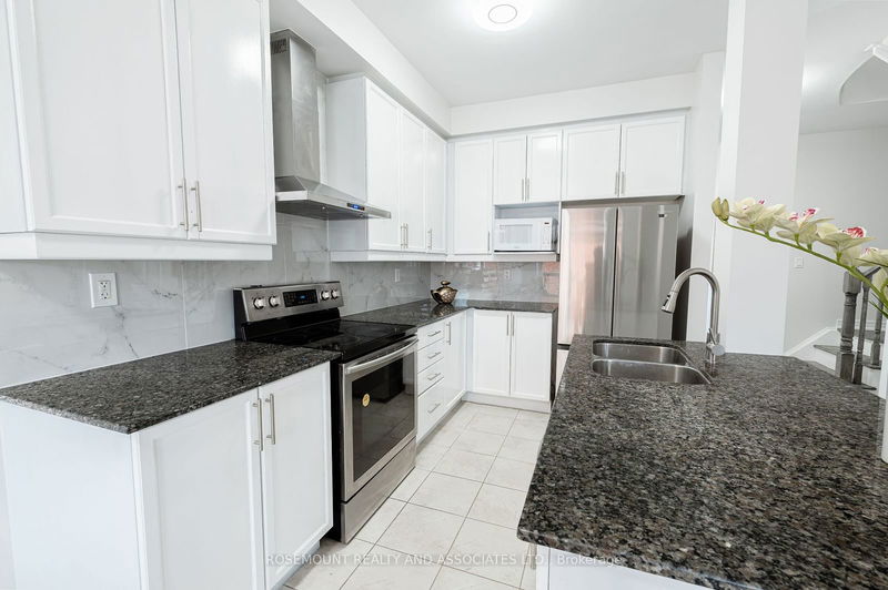 29 Rockman Cres  Brampton, L7A 0B5 | Image 11