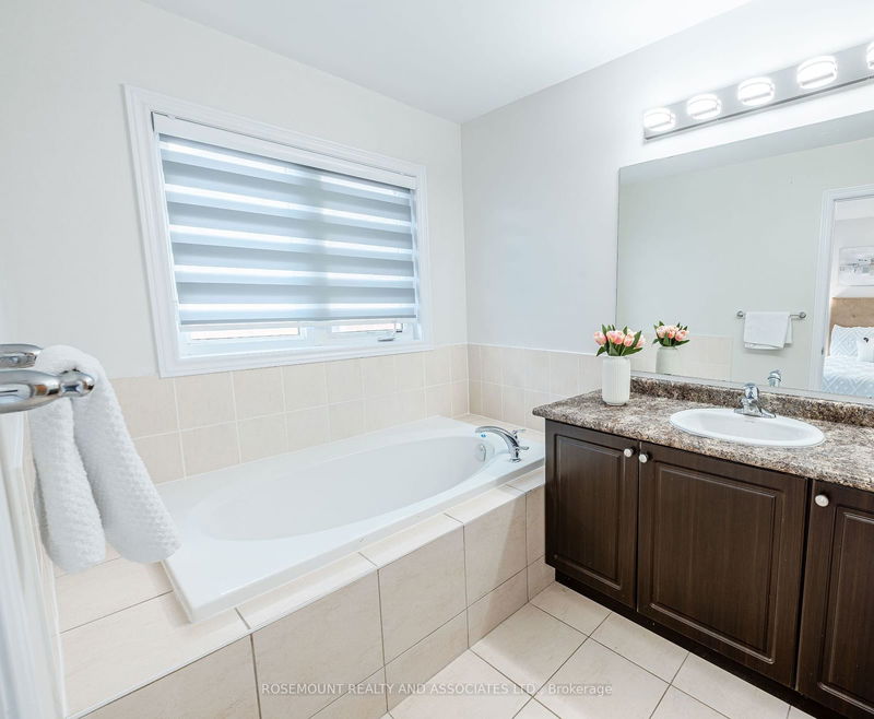 29 Rockman Cres  Brampton, L7A 0B5 | Image 15