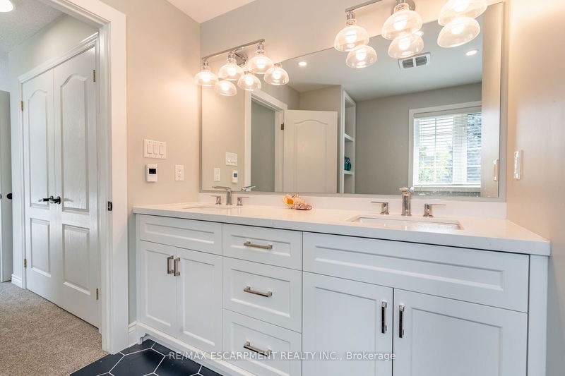 2405 Orchard Rd  Burlington, L7L 6X8 | Image 28