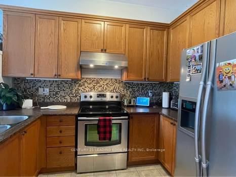 118 Niagara Tr, Halton Hills, L7G 0A8 | Image 2