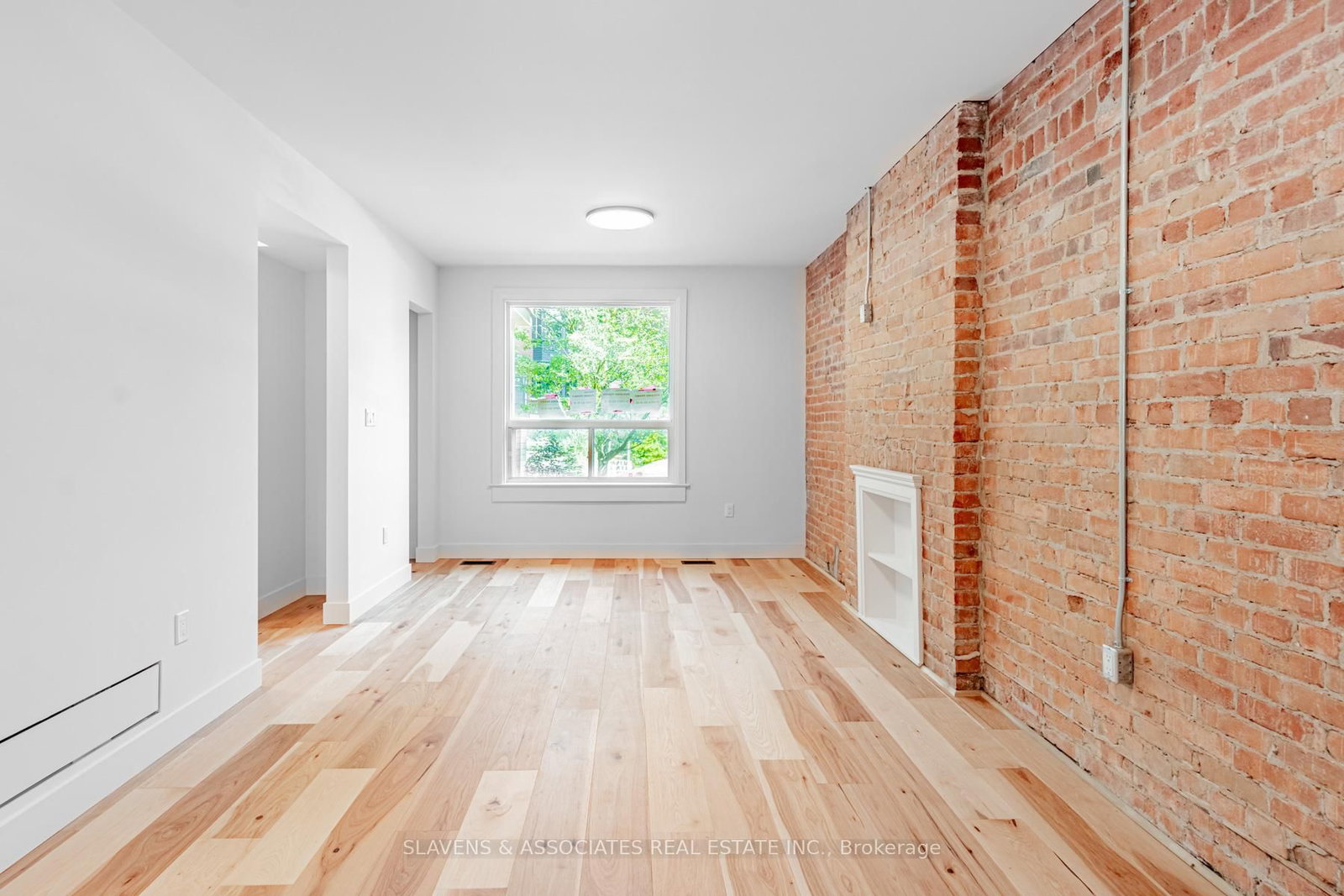 Listing Image 6