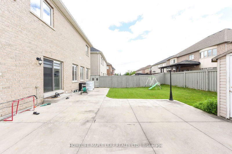 84 Latania Blvd  Brampton, L6P 2Z2 | Image 35