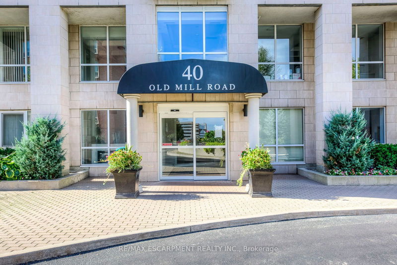  101 - 40 Old Mill Rd  Oakville, L6J 7W2 | Image 2